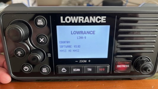 Lowrance Link-9 VHF - 8 months old