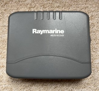 Raymarine AIS 250 03.jpeg