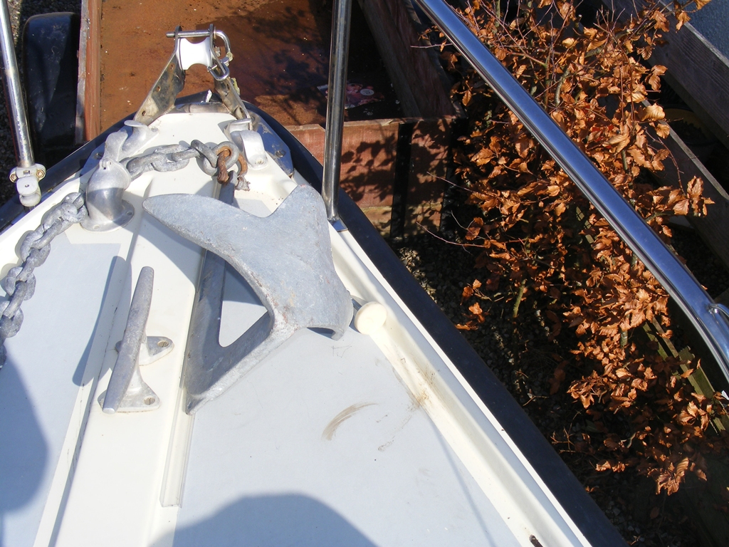 Anchor_on_deck.jpg