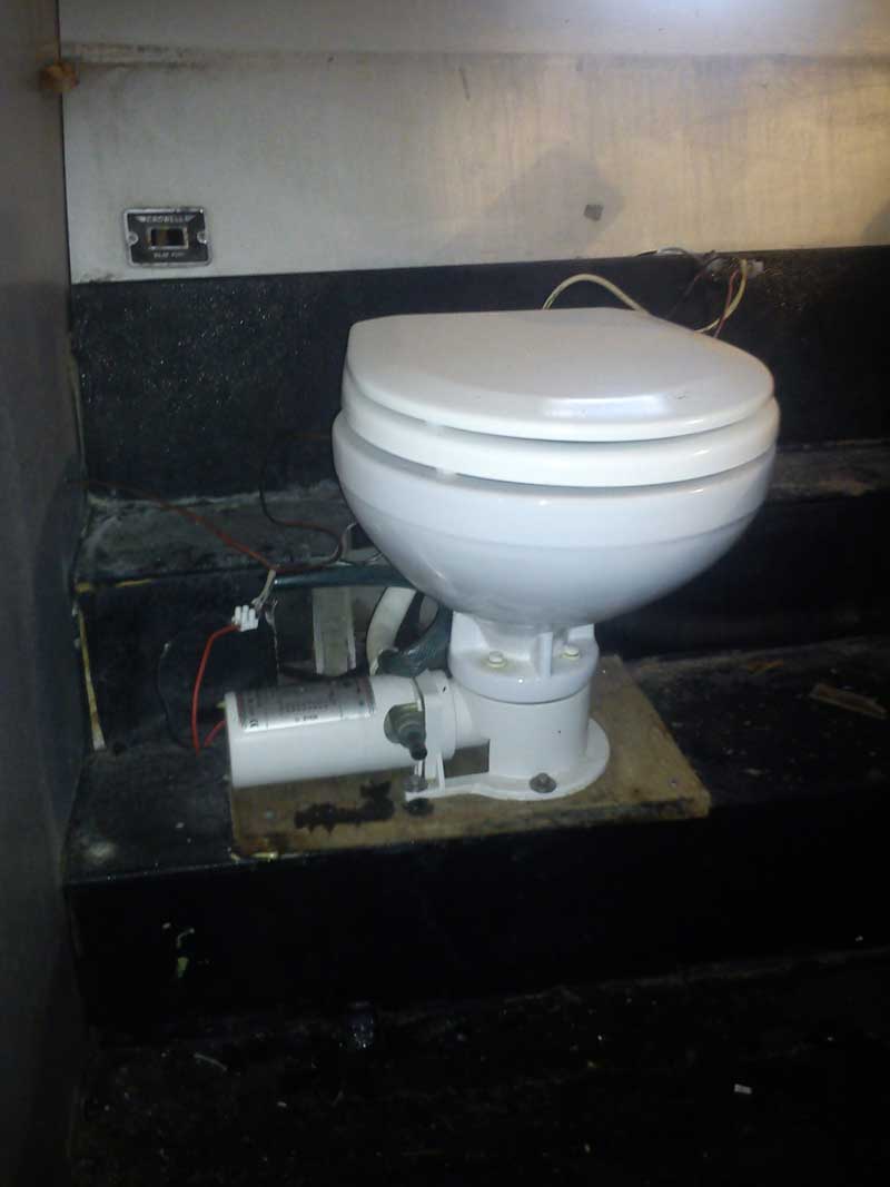 electric_toilet.jpg