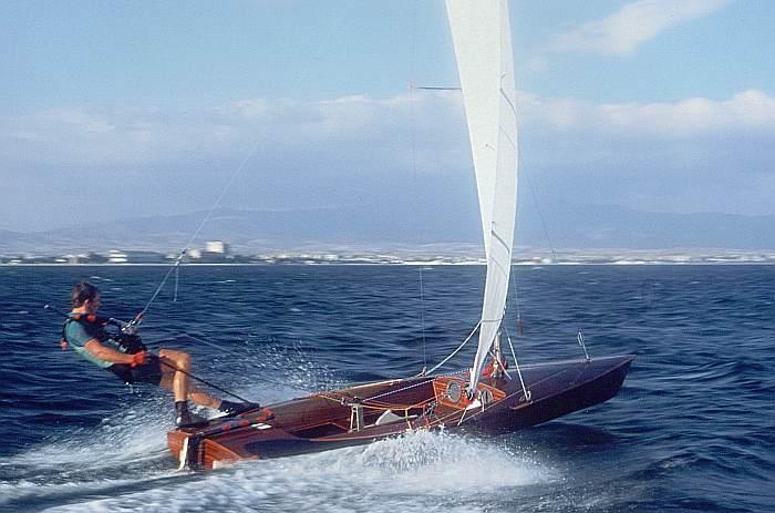 Contender_sailing_dinghy.jpg