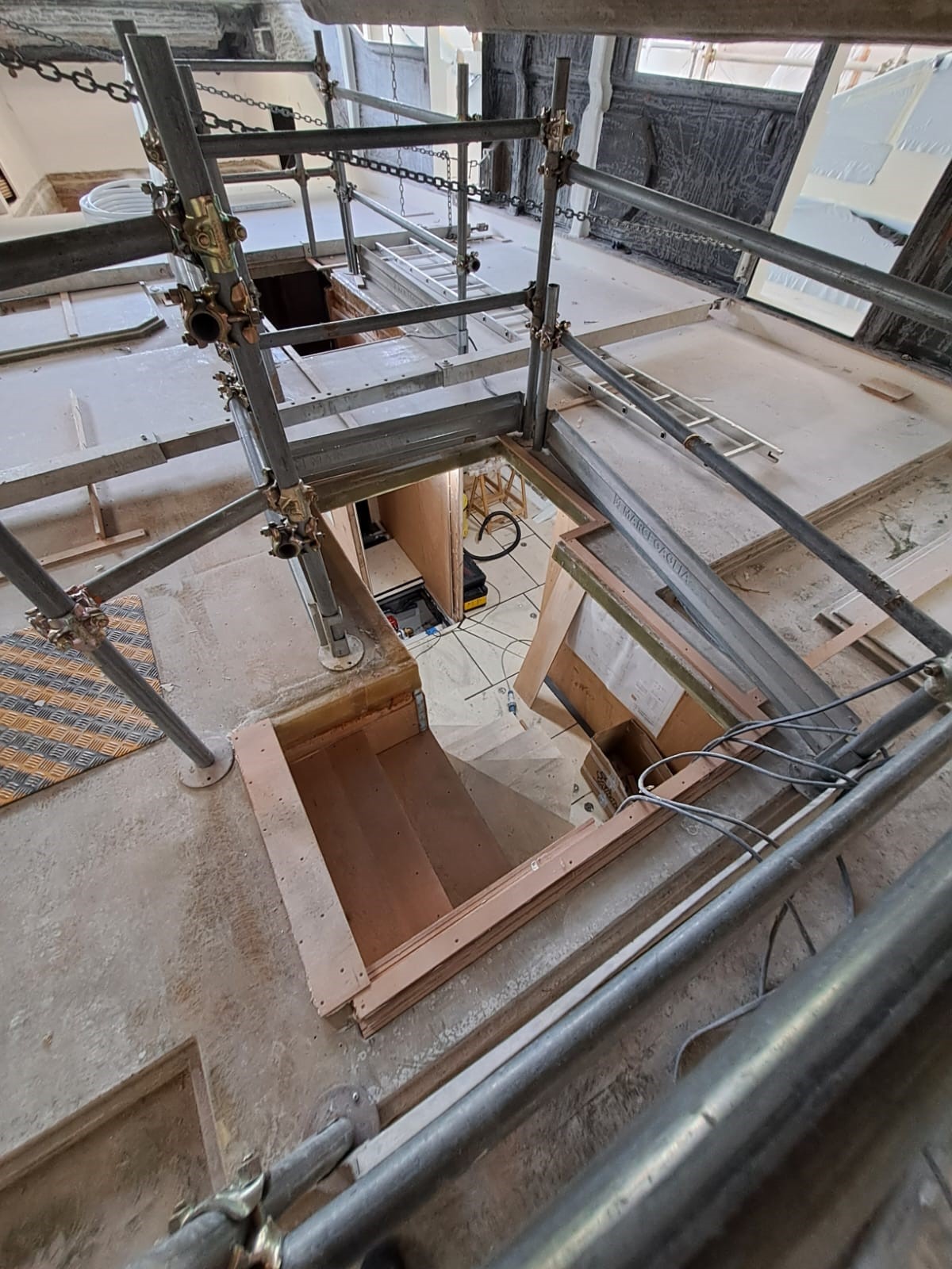 Build-038-230725-main-staircase-to-lower-deck.jpg