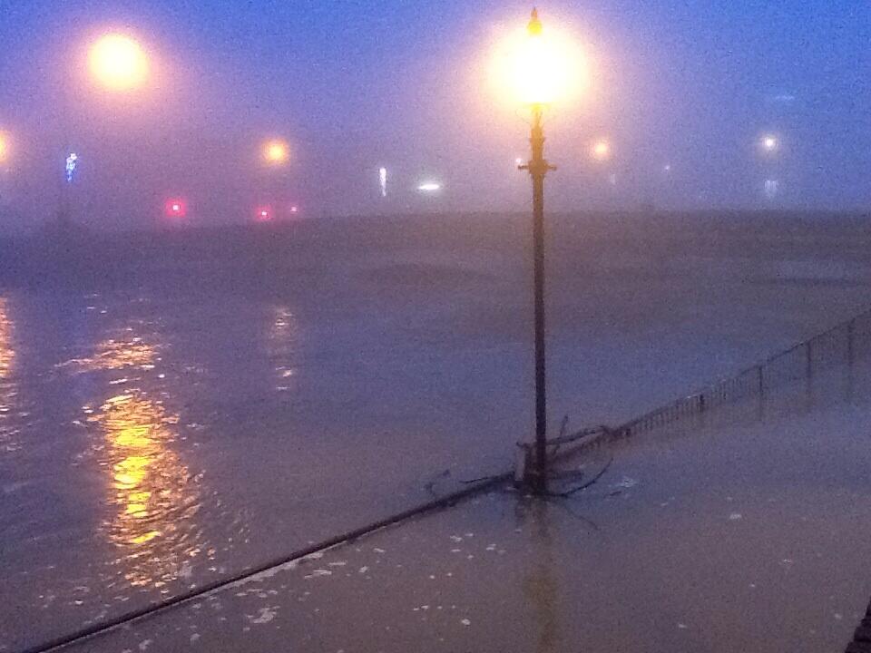 BcZR2QICAAAD9re.jpg:large