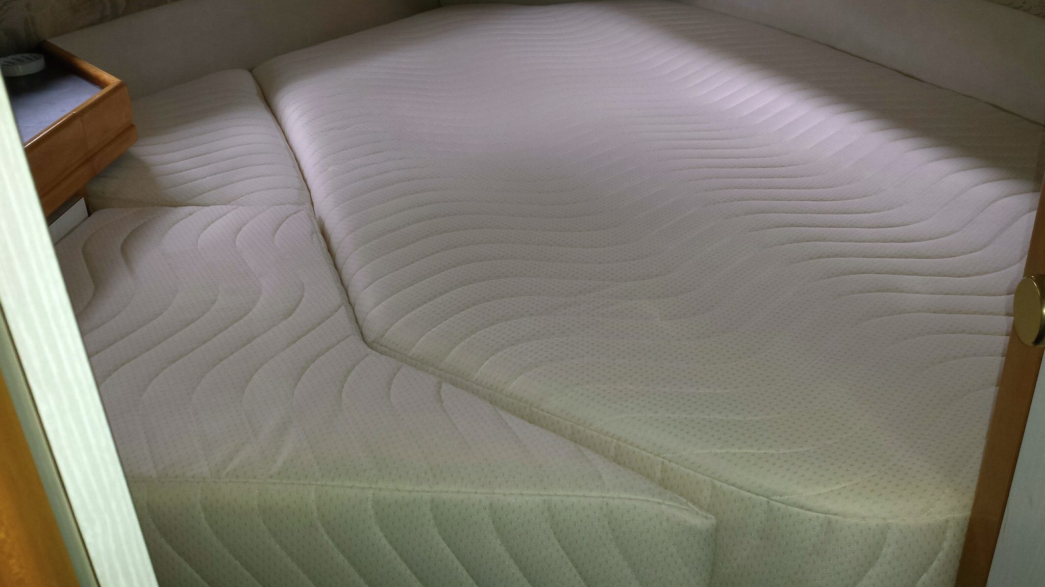 Split-boat-mattress-Hull-shape.jpg