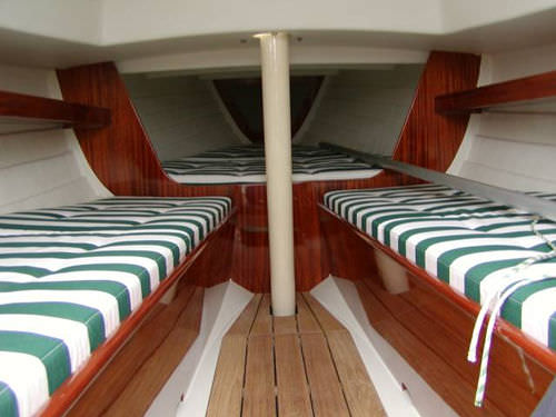 classic-sailboat-cabin-20360-7054167.jpg