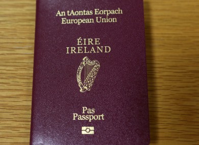3092013-newly-designed-irish-passports-7-390x285.jpg