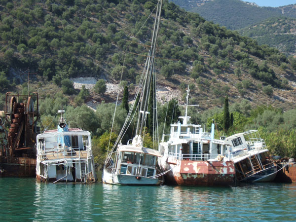 Gr%20vliho%20wrecks%20small.jpg