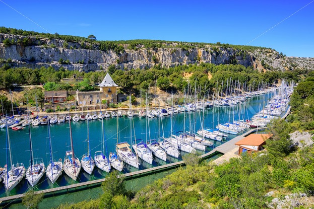 Calanque-de-Port-Miou-Cassis-France-3112.jpg