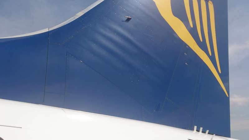 ryanair_wing_2.jpg