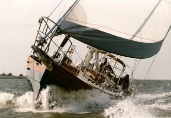 41T-Hans-Christian-Sailing.jpg