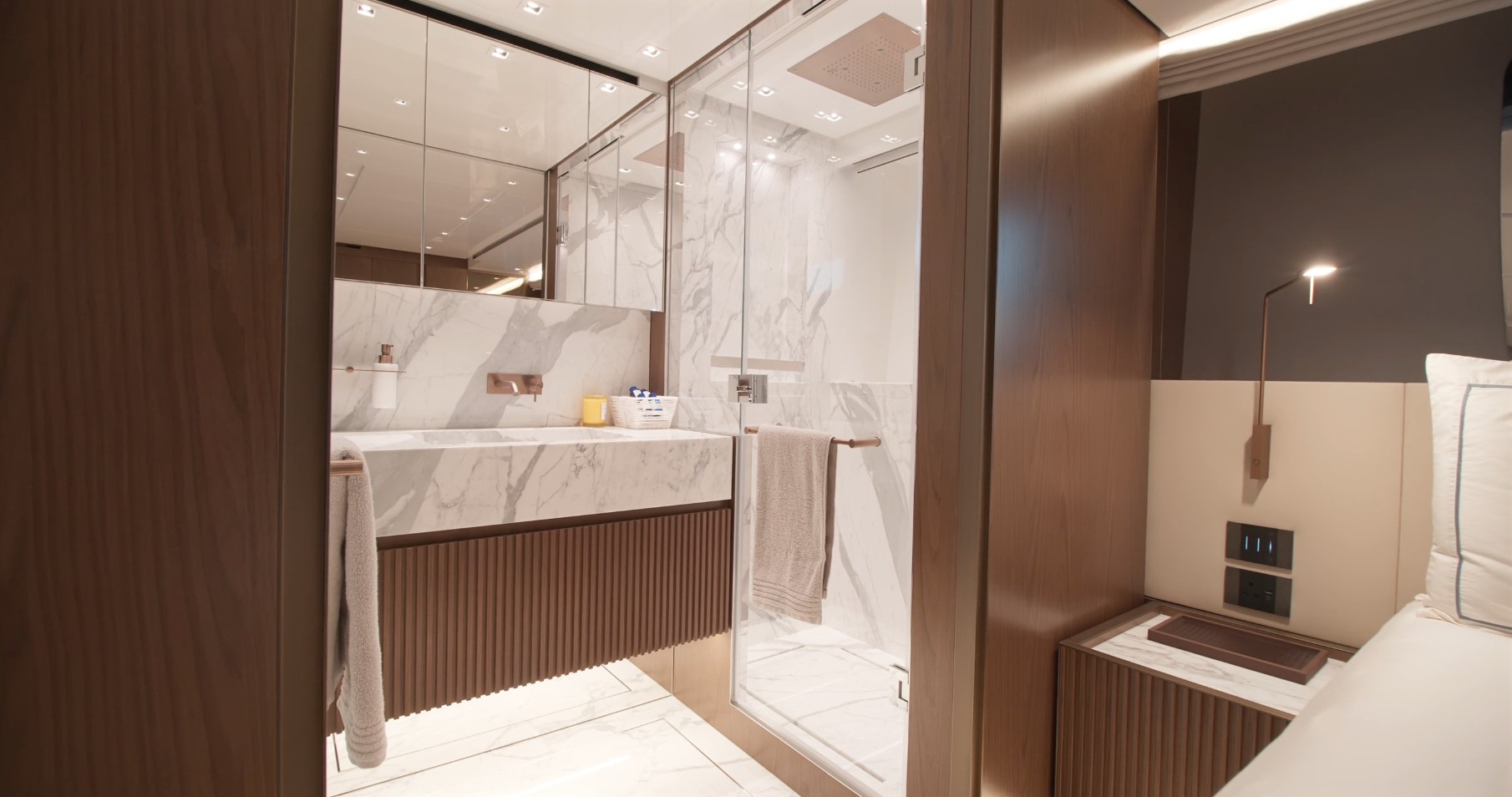 JP-17-VIP-bathroom-wider-view.jpg