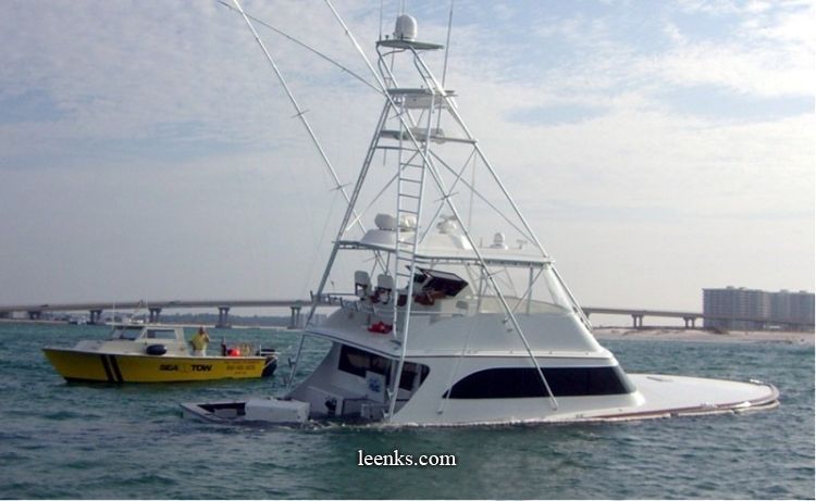 sinkingyachts-5.jpg