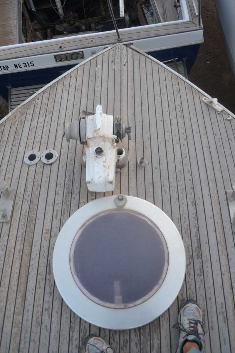 bow_winch-crewcabin_hatch.jpg